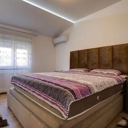 Divino Apartment Tivat Exterior photo