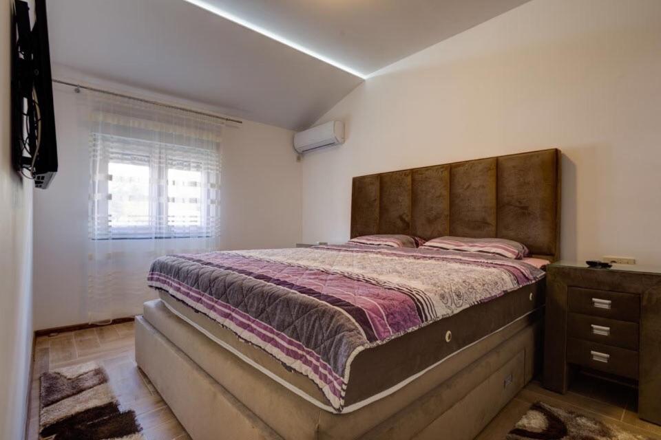 Divino Apartment Tivat Exterior photo