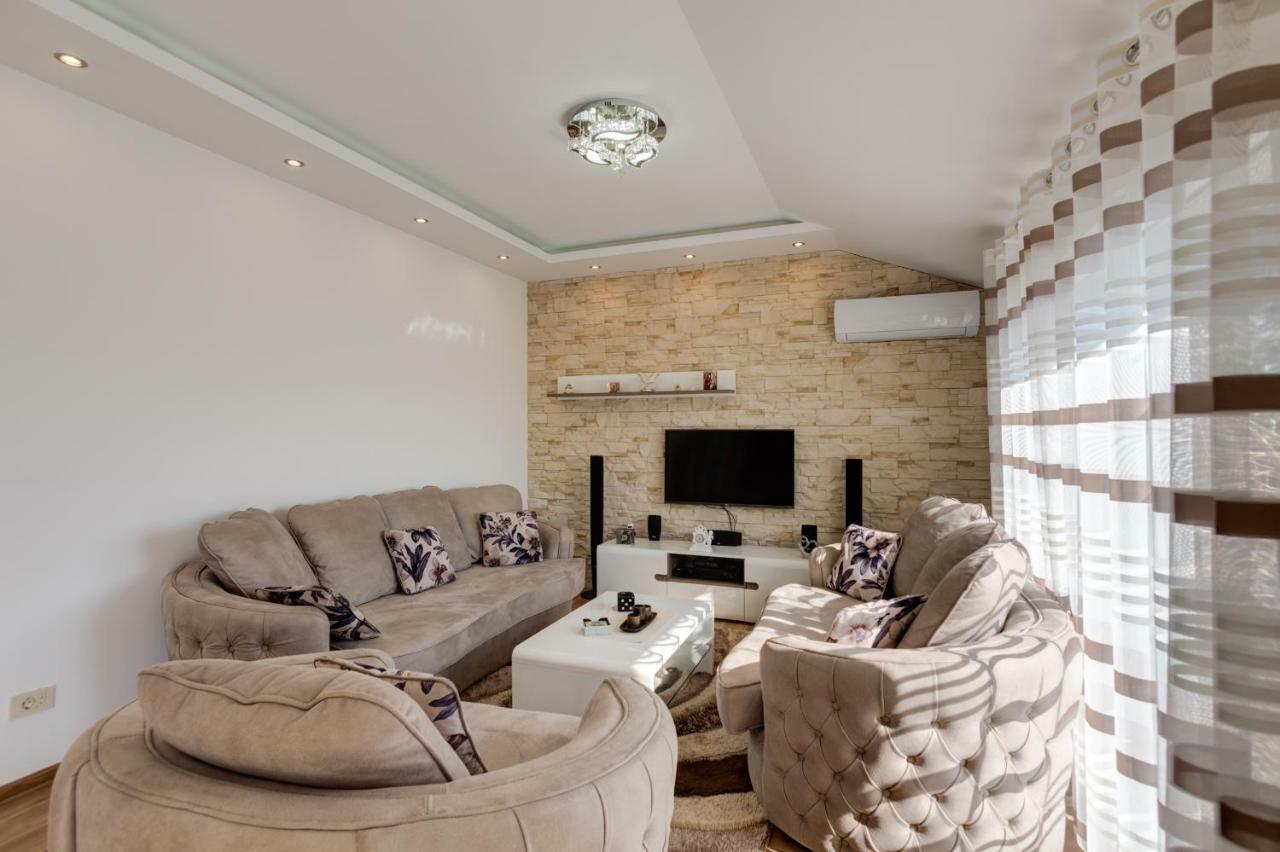 Divino Apartment Tivat Exterior photo